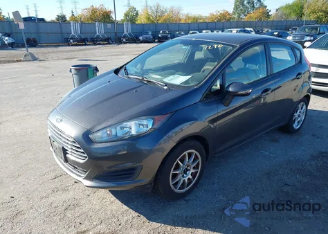 2015 Ford Fiesta Se z USA, uszkodzony, nr VIN 3FADP4EJ9FM120851